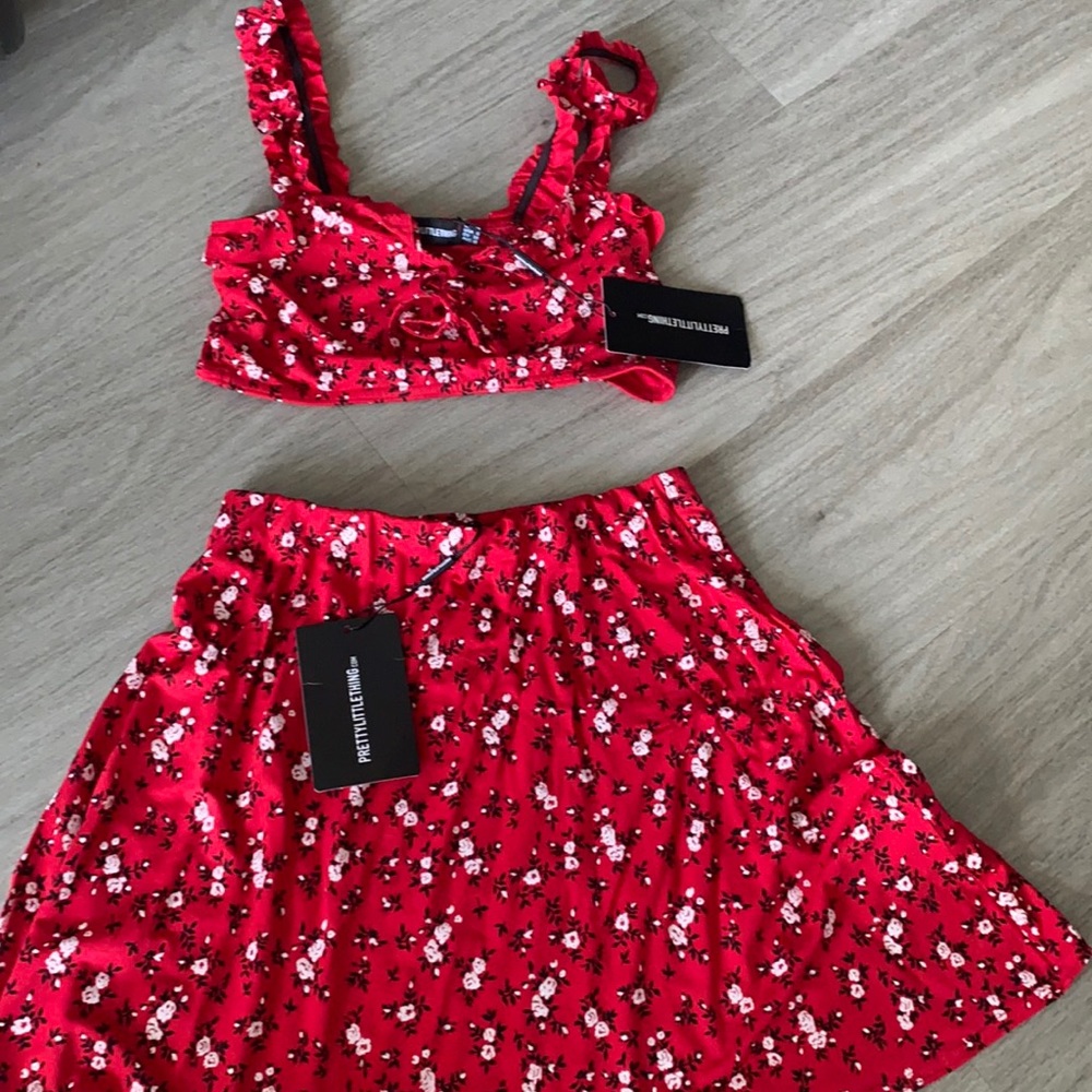 Red floral skater skirt and top sz 6